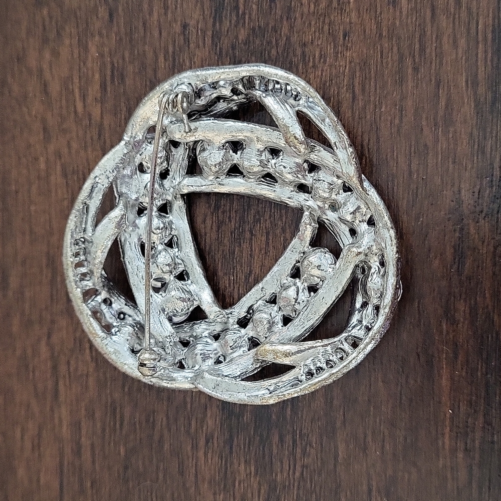 Pin - Picture 2 of 2